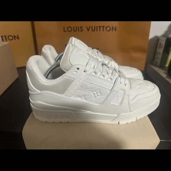 Louis Vuitton sneaker Sz 8.5 - Picture 2 of 7
